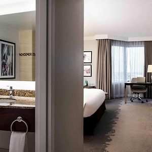 Quarto adaptado para pessoas com mobilidade reduzida de luxo com cama king